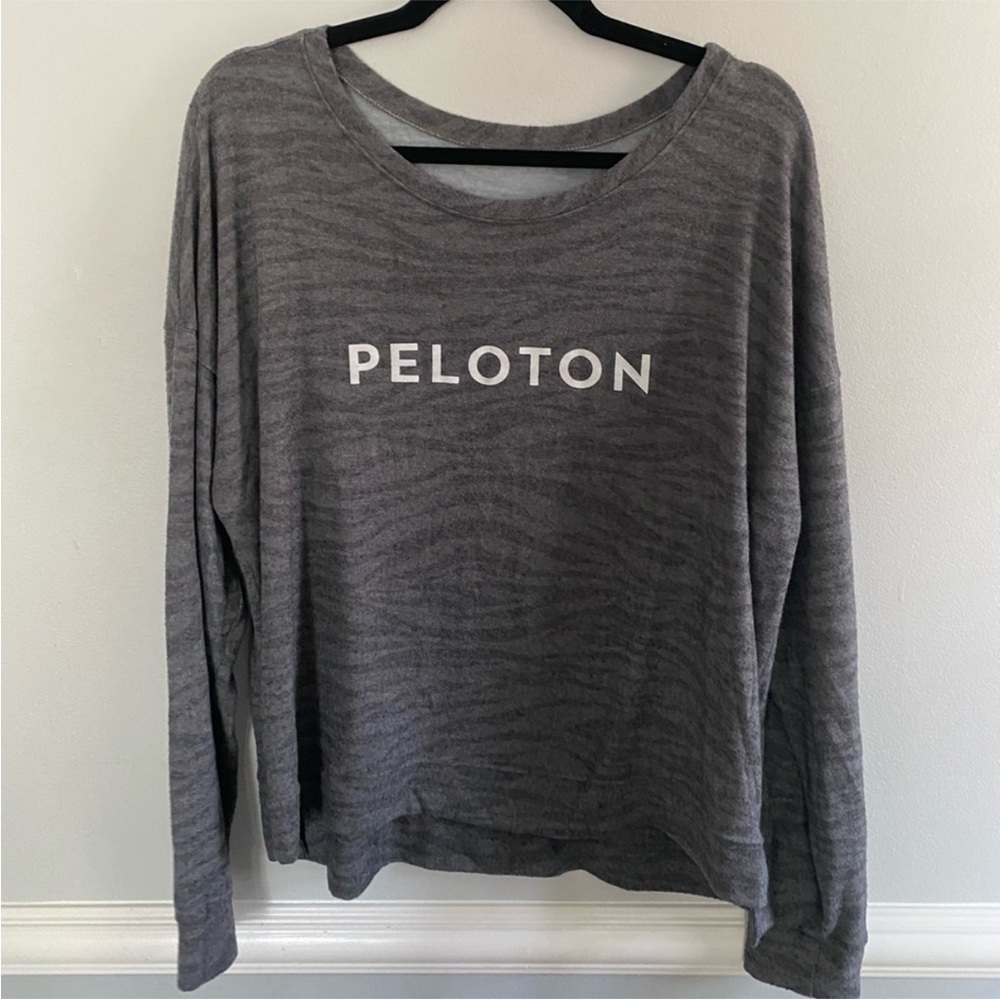 🔥Onzie - Peloton Gray Zebra Pullover Sweatshirt - XL